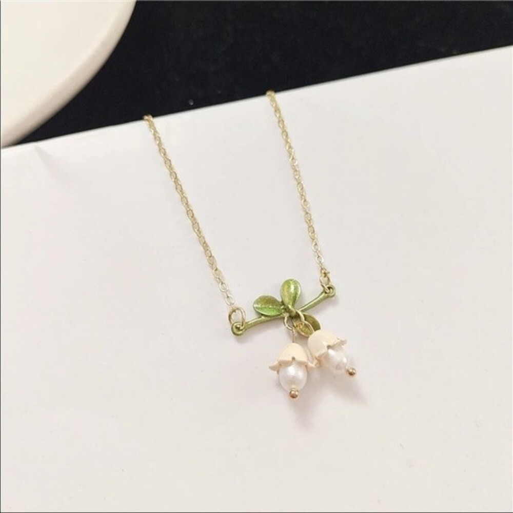Wind Chime Flower Pendant Gold Chain Elegant Fashion Necklace